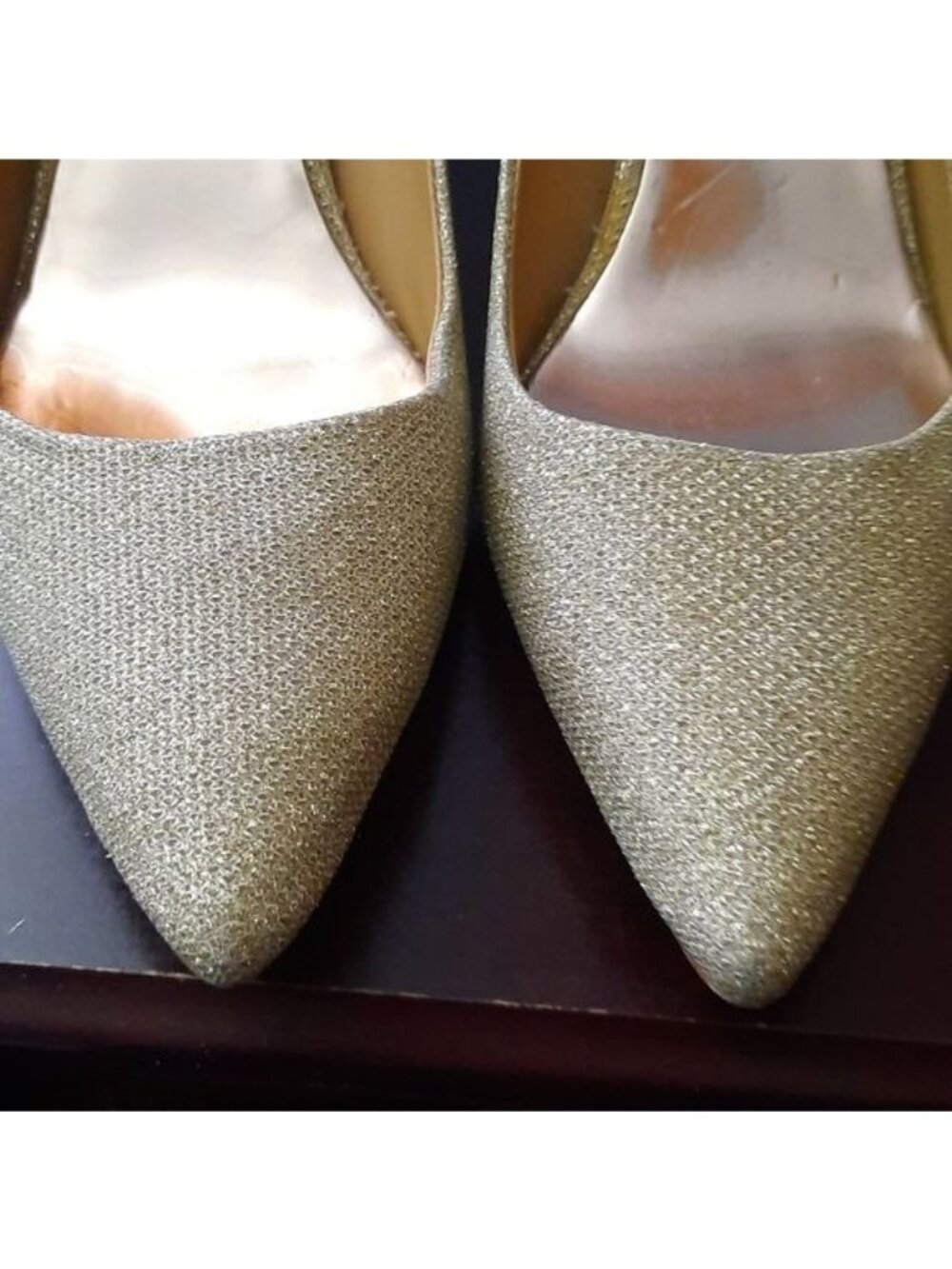 Badgley Mischka Gold Glitter Pumps Size 6.5 - Picture 12 of 12